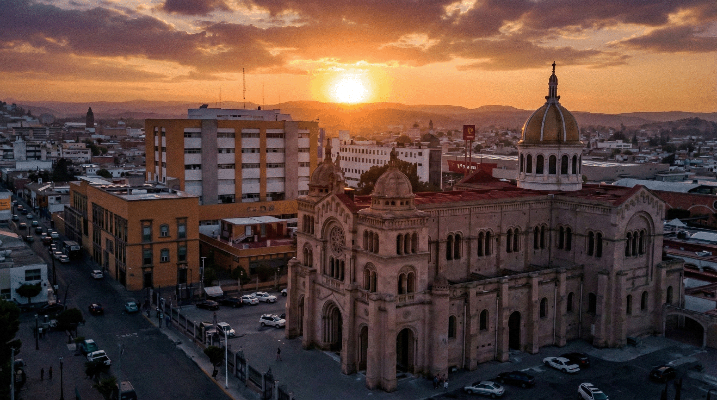 Vista nocturna del centro de Durango iluminado